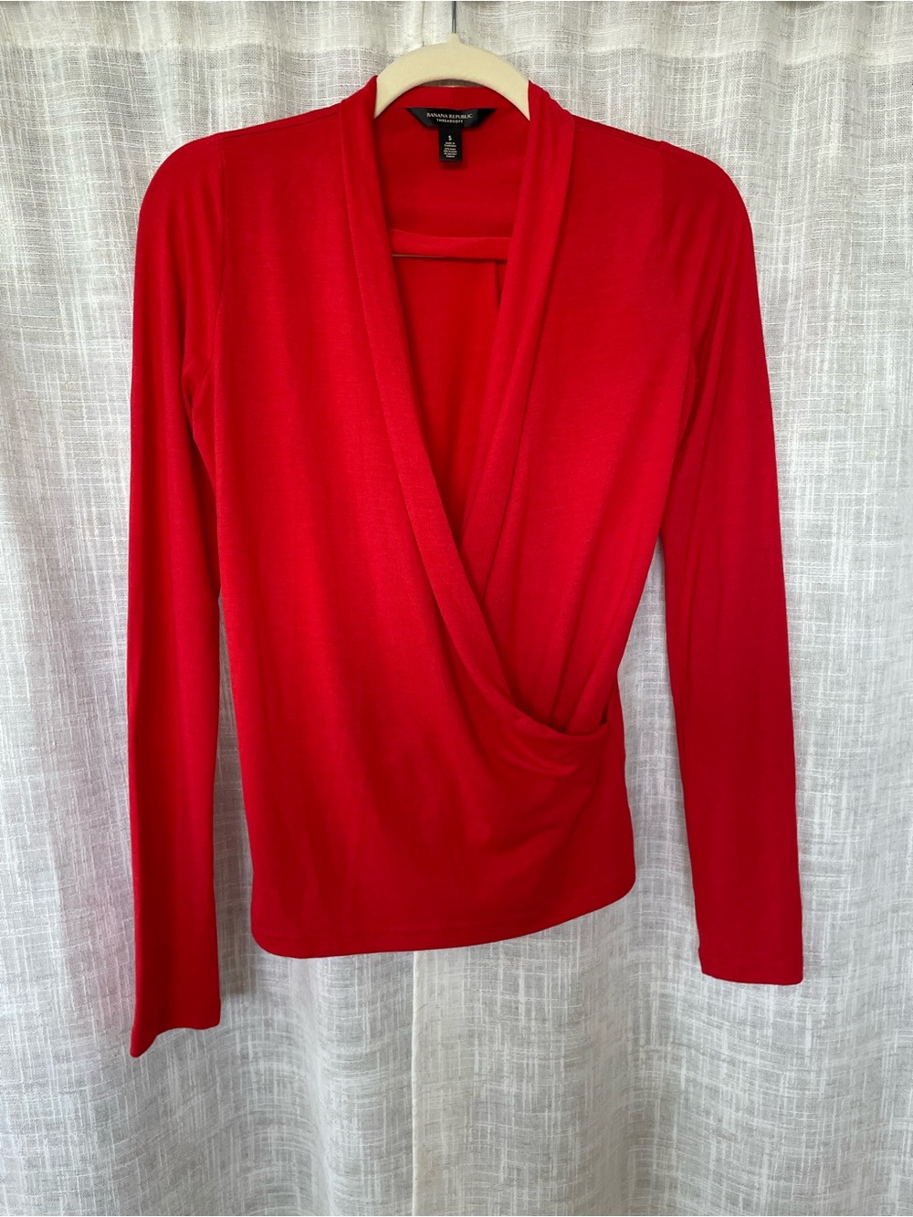 Banana Republic Threadsoft V-Neck Surplice Wrap Long Sleeve Top Red
